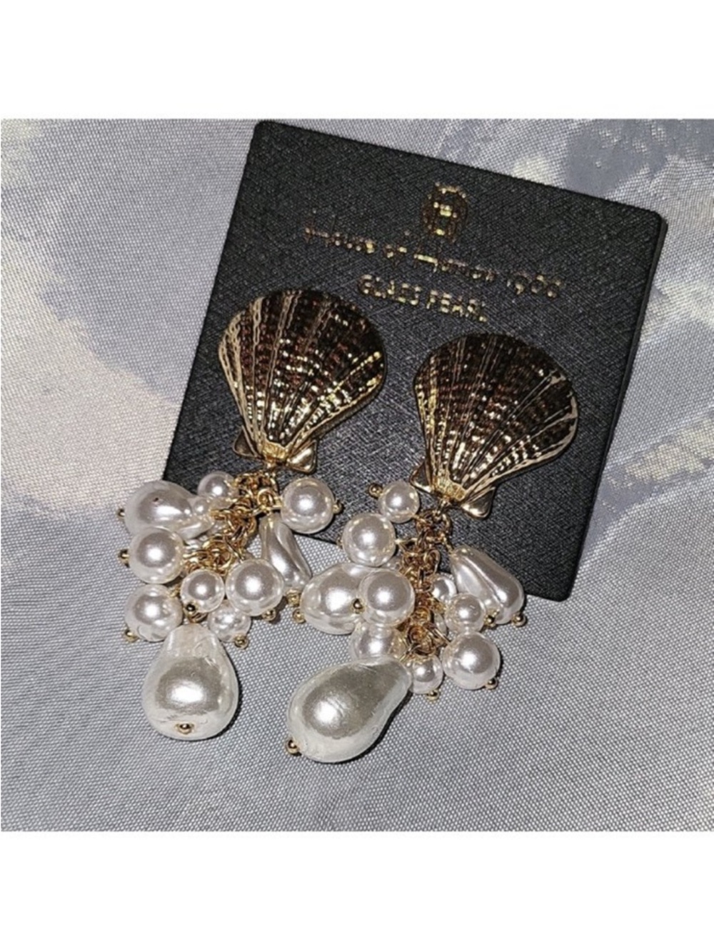 House of Harlow 1960 Shell and Glass Pearl Earrings - Picture 2 of 2